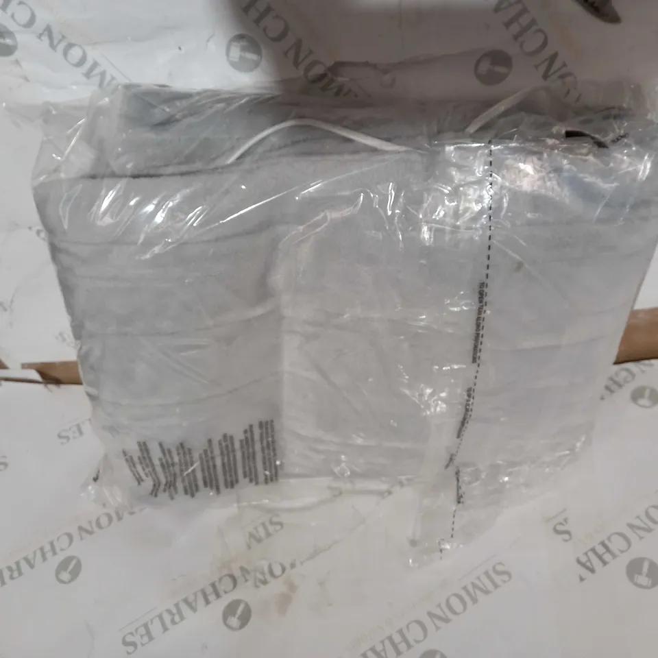 COZEE HOME VELVETSOFT HEATED THROW IN LIGHT GREY