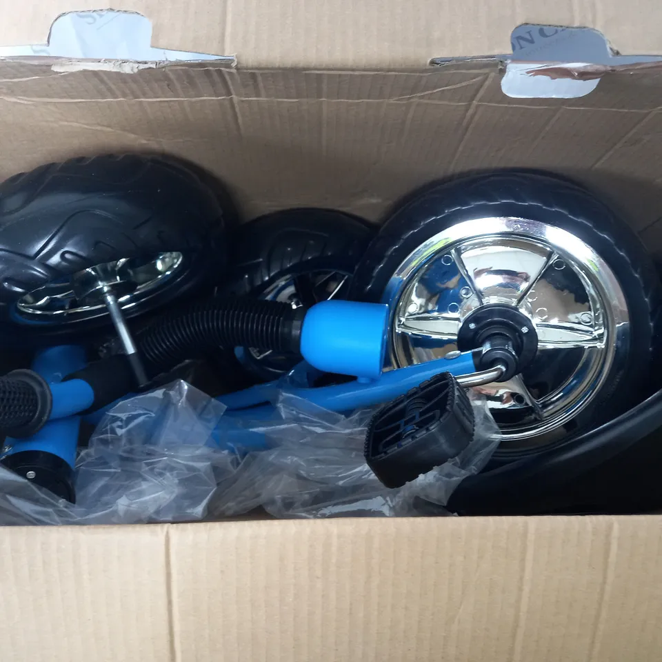 BOXED XOOTZ BUBBLE GO BUBBLE MACHINE TRICYCLE