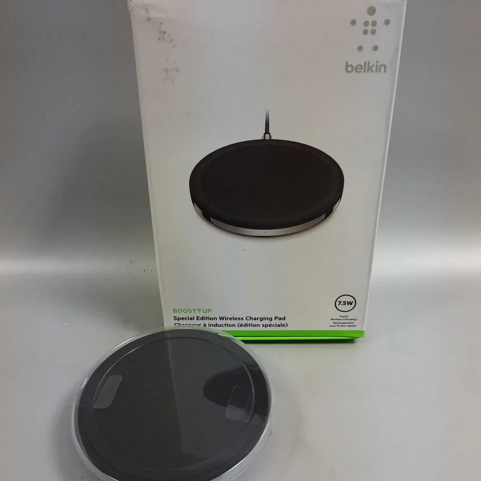 2 X BOXED BELKIN BOOST-UP SPECIAL EDITION 7.5W WIRELESS CHARGING PADS IN BLACK 