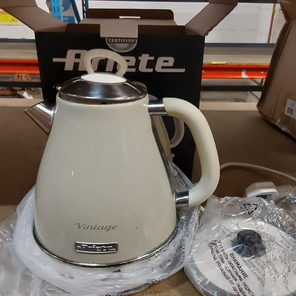 BOXED ARIETE 1.7L STAINLESS STEEL ELECTRIC VINTAGE STYLE KETTLE (1 BOX)