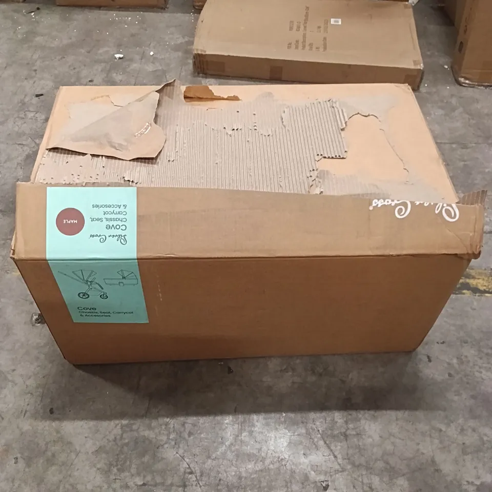 BOXED SILVER CROSS COVE - CHASSIS, SEAT, CARRYCOT & ACCESSORIES 