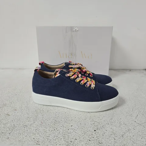WOMEN’S DENIM FLORAL-ACCENT SNEAKERS, UK 6 (EU 39)