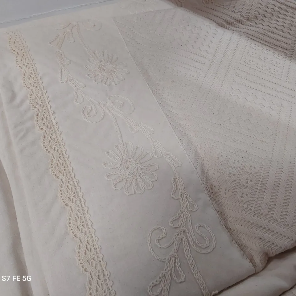 DESIGNER ADRIEN SINGLE BEDSPREAD & PILLOW SET 