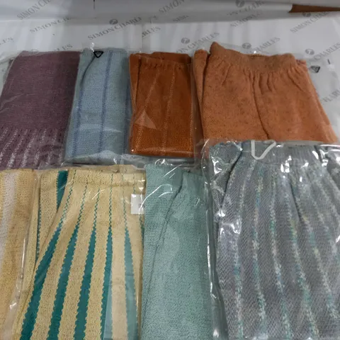 LOT OF 8 ASSORTED KNITWEAR CLOTHING ITEMS - VARIOUS SIZES