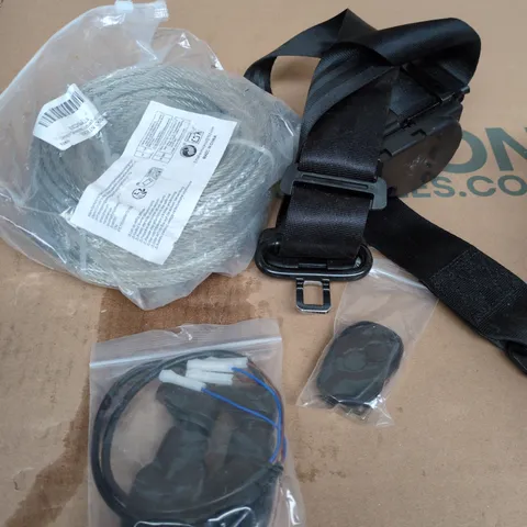 APPROXIMATELY 10 ASSORTED VEHICLE PARTS/ACCESSORIES TO INCLUDE REPLACEMENT KEY, SEATBELT UNIT, LED LIGHTS ETC