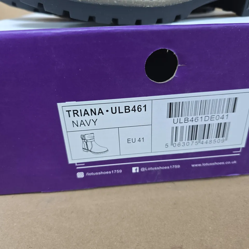 LOTUS TRIANA ULB461 NAVY BOOTS, EU41 (UK 7)