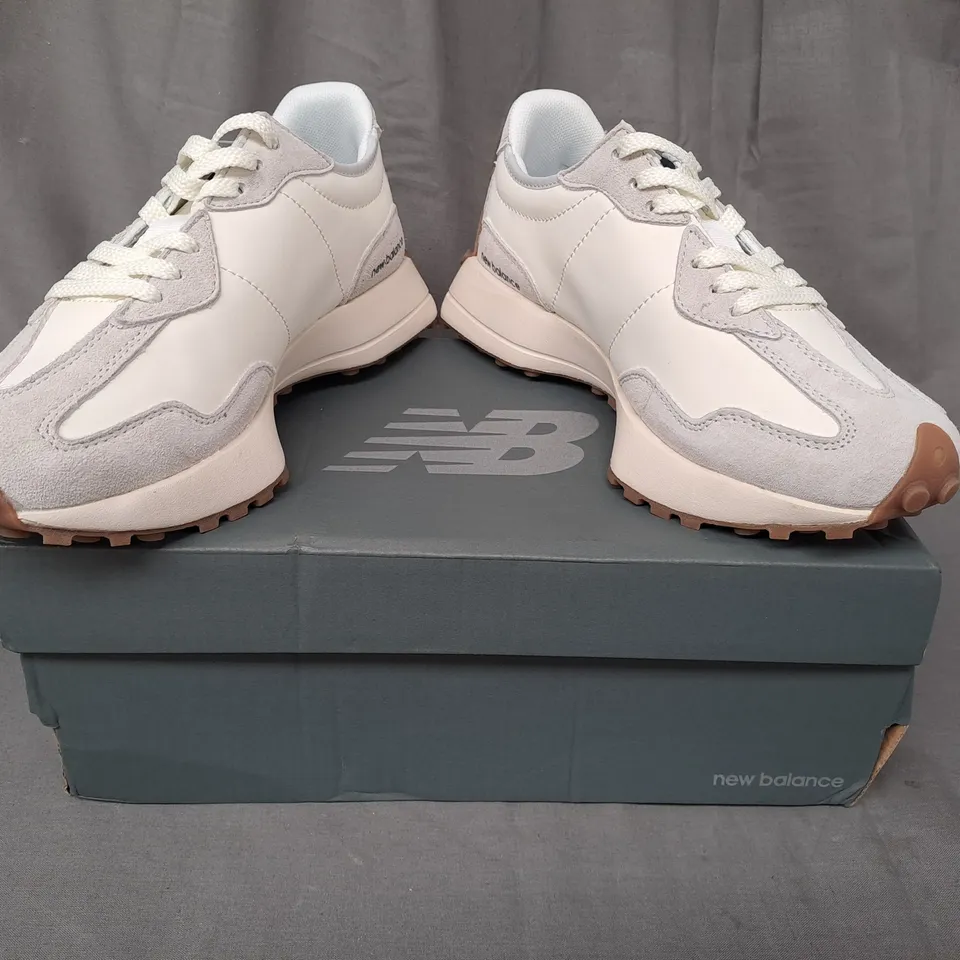 BOXED PAIR OF NEW BALANCE 327 SHOES IN WHITE/STONE/NAVY UK SIZE 6