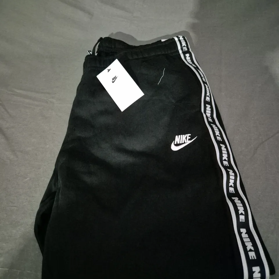 NIKE LOGO FLEECED TRACKSUIT BOTTOMS SIZE XL