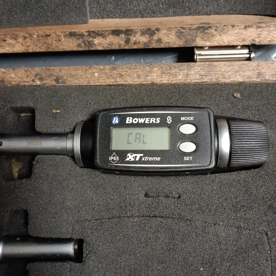 BOWERS XTREME DIGITAL TORQUE GAUGE IN WOODEN CASE