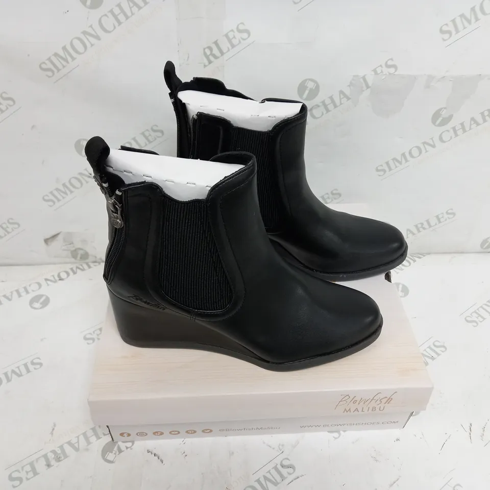 BOXED BLACK BLOWFISH BOOTS SIZE 7 