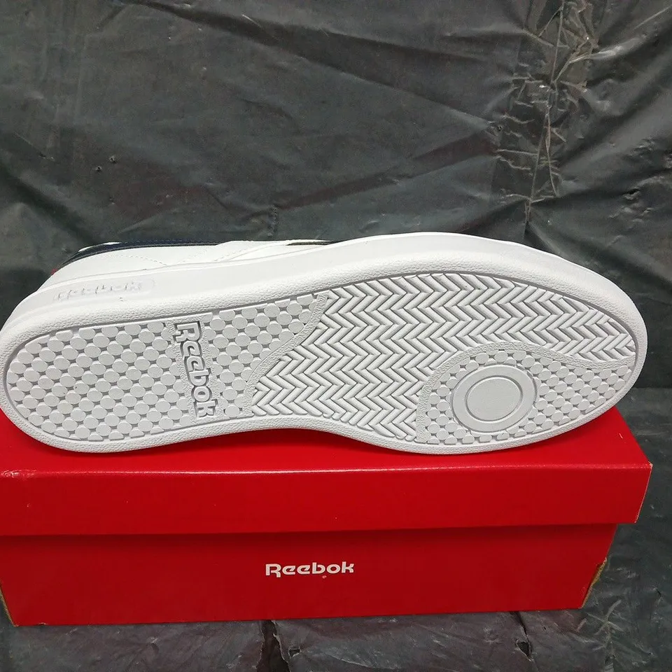 BOXED PAIR OF REEBOK COURT RETRO TRAINERS - UK SIZE 8