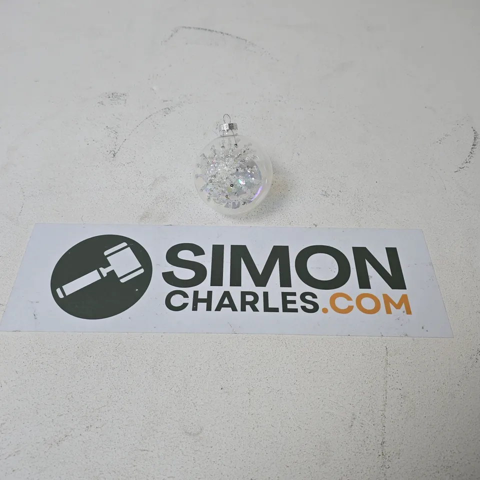 APPROXIMATELY 72 BRAND NEW GISELLA GRAHAM CLEAR SNOWFLAKE BAUBLE TREE DECORATIONS