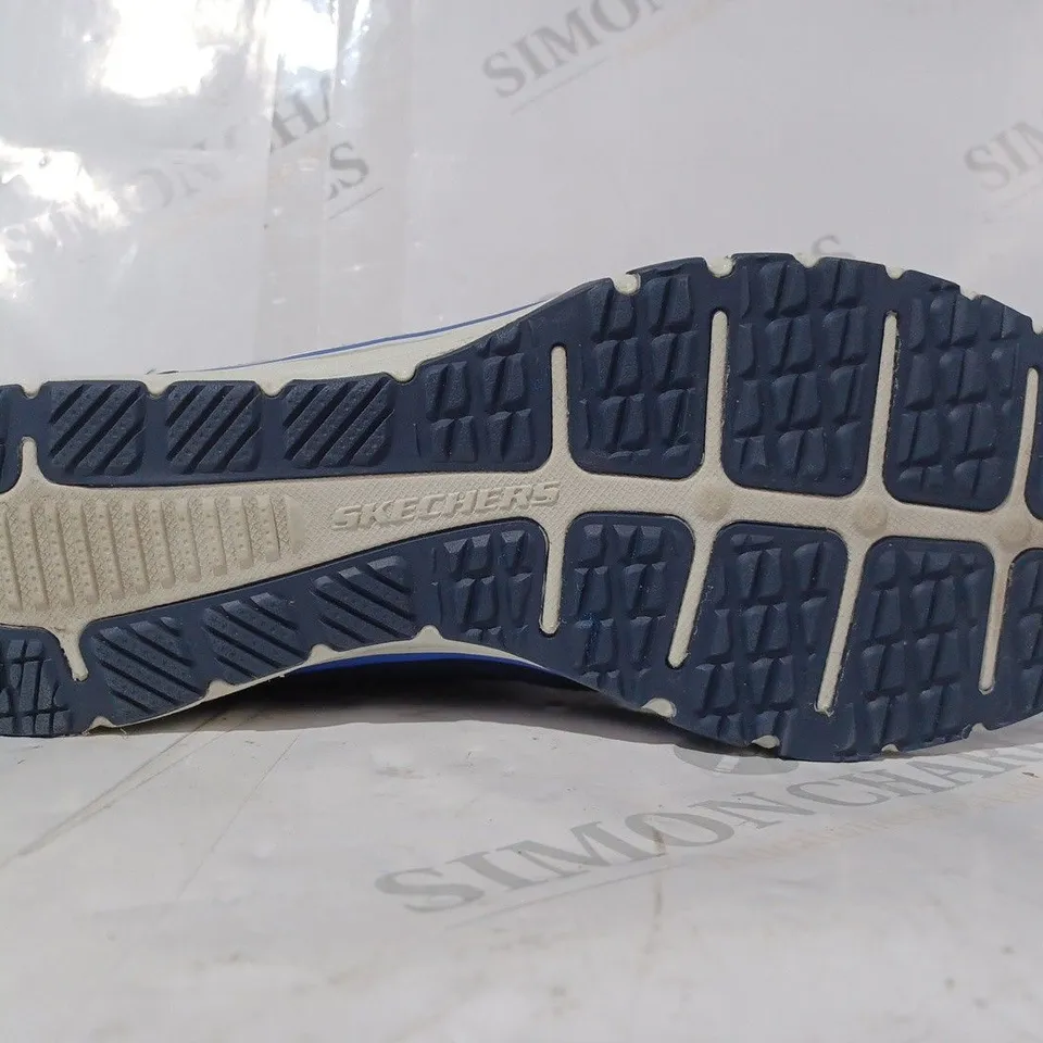BOXED PAIR OF SKECHERS TRAINERS IN BLUE SIZE 7