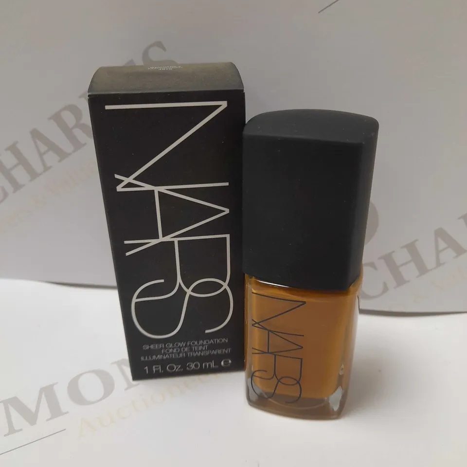 NARS SHEER GLOW FOUNDATION 30ML - MED/DARK 5 MARQUISES 