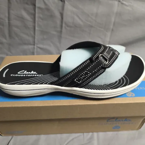 BOXED PAIR OF CLARK CLOUDSTEPPERS SANDALS - UK SIZE 6