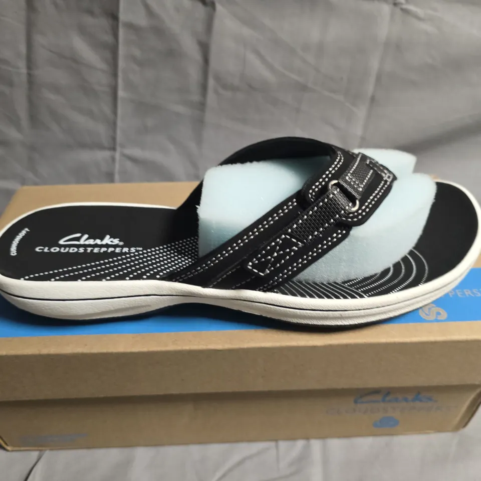 BOXED PAIR OF CLARK CLOUDSTEPPERS SANDALS - UK SIZE 6