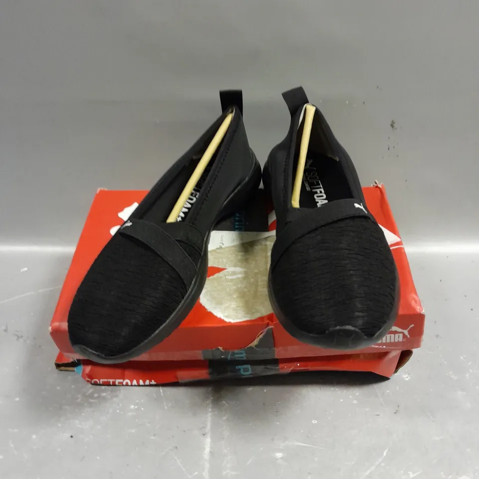 BOXED PAIR OF PUMA SOFT FOAM+ WOMENS SLIP ON SHOES - 6