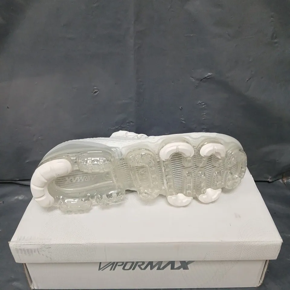 BOXED PAIR OF NIKE AIR VAPORMAX 2019 TRAINERS - 9