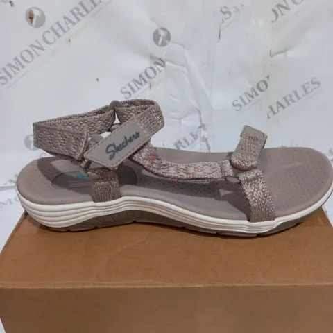 PAIR OF SKECHERS RAGGAE SANDALS IN TAUPE - SIZE UK 6