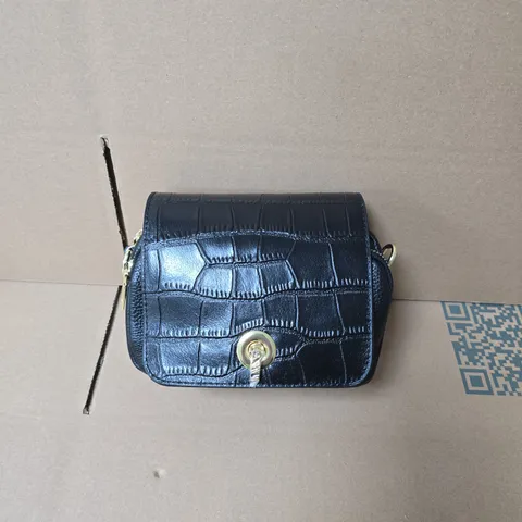 BLACK CROCODILE-EMBOSSED LEATHER CROSSBODY HANDBAG WITH GOLD-TONE TURN-LOCK
