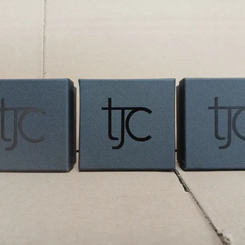 BOX OF APPROXIMATELY 80 EMPTY JEWELLERY CASES IN BLACK