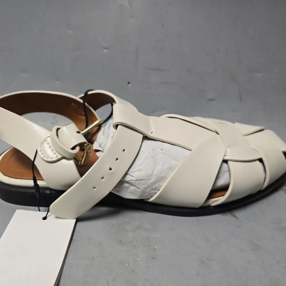 ZARA CREAM FLAT SANDALS - UK 4 