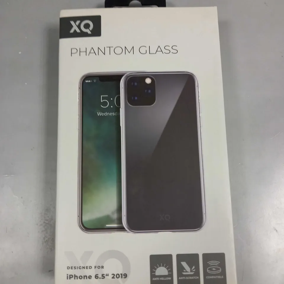 APPROXIMATELY 40 BRAND NEW BOXED XQ PHANTOM PROTECTIVE CASES FOR IPHONE 6.5" 2019 MODEL 