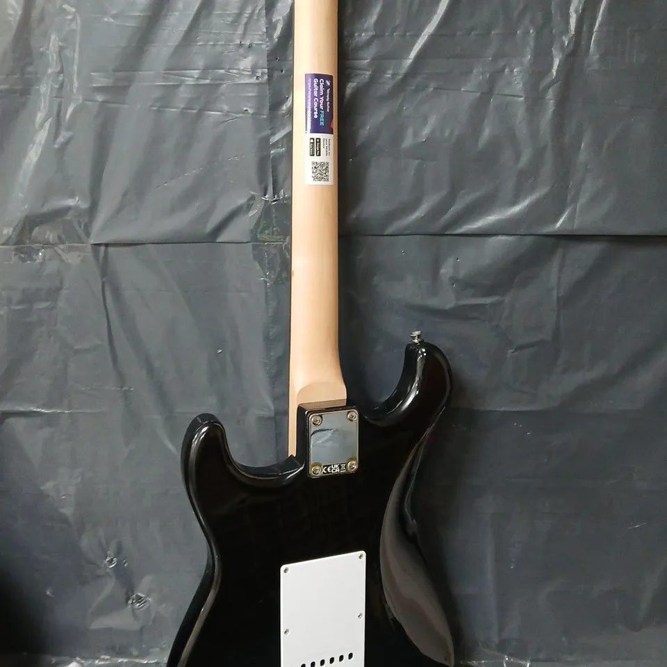 ROCKJAM JAXVILLE CUSTOM DESIGN ELECTRIC GUITAR PACKAGE - REAPER