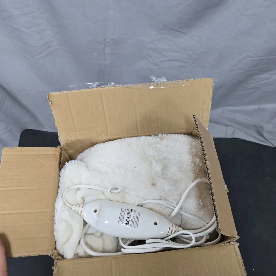 COZEE HOME LUXURY RUCHED FAUX FUR AND VELVET SOFT HEATED THROW