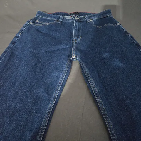 TOMMY HILFIGER DENIM DARK JEANS - SIZE 176