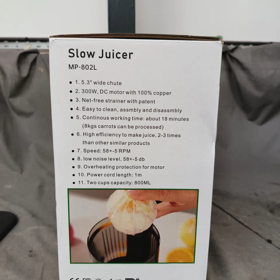 SLOW JUICER MP-802L – BOXED (INCLUDES TWO CUPS)