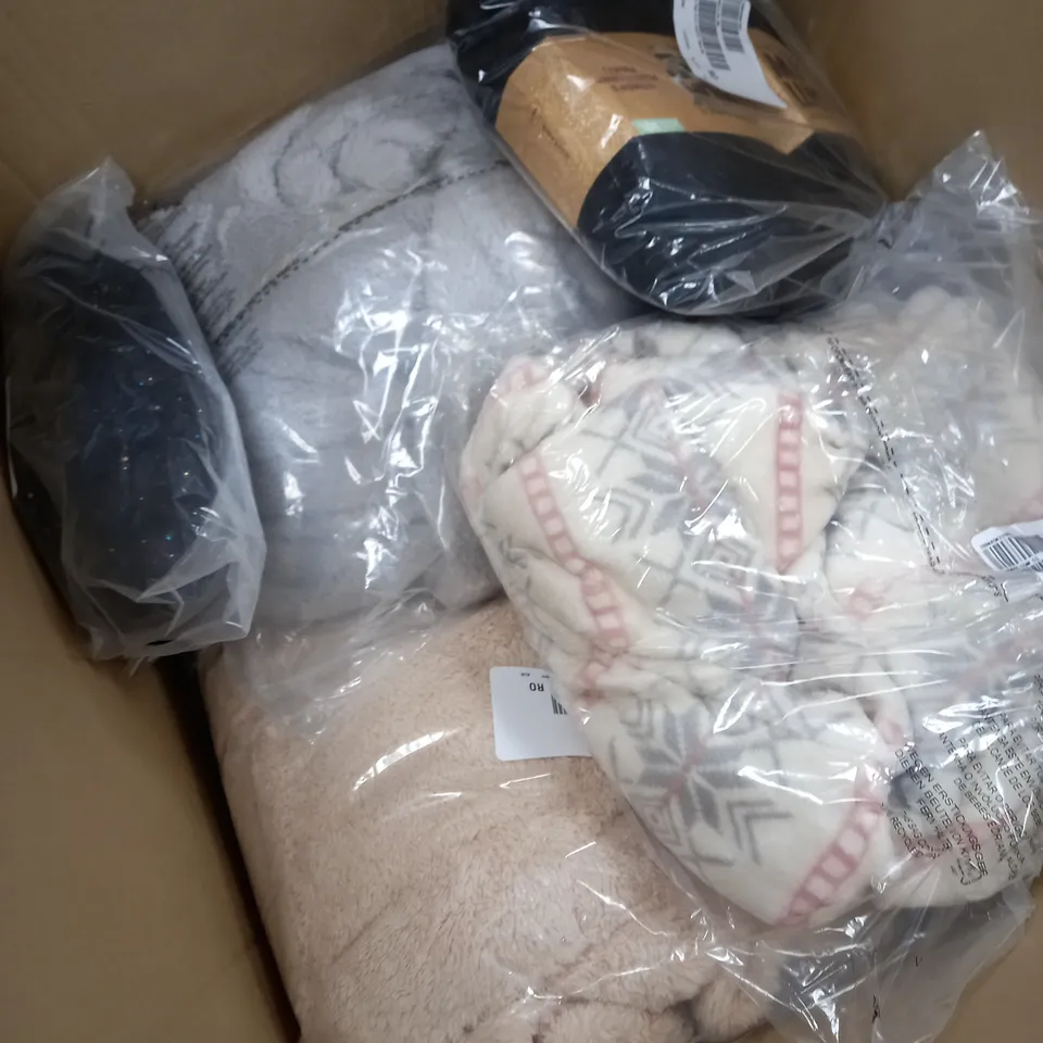 BOX OF APPROXIMATELY 10 ASSORTED ITEMS TO INCLUDE FRANK USHER SHIRT, MUK LUKS TIGHTS, PJ ETC