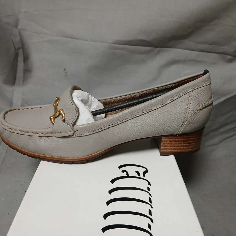 CAPOLLINI CLARA ASH GREY LEATHER LOAFERS – WOMEN UK 6.5 (EU 39.5)