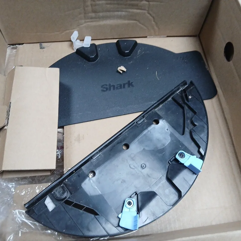 SHARK MATRIX PLUS 2-IN-1 ROBOTIC VACUUM CLEANER WITH DOCKING STATION