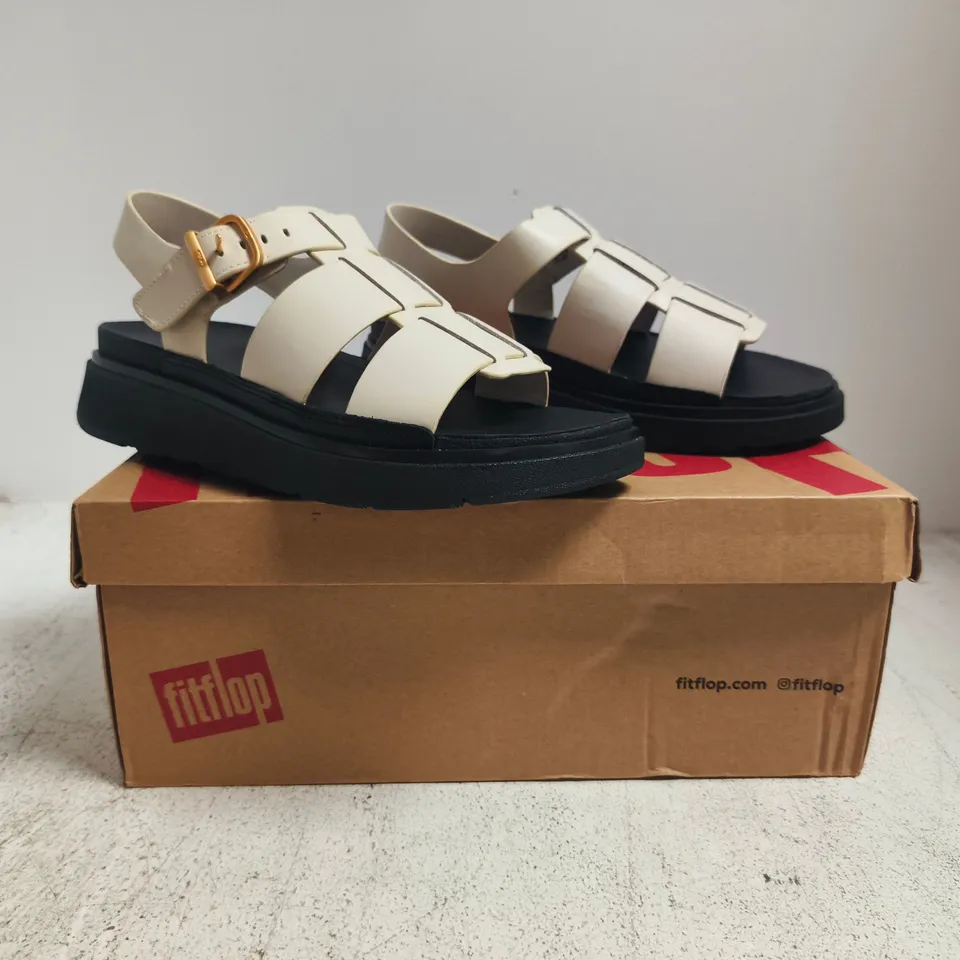 BOXED PAIR OF FITFLOP GEN-FF LEATHER FISHERMAN SANDALS IN CREAM SIZE UK 5