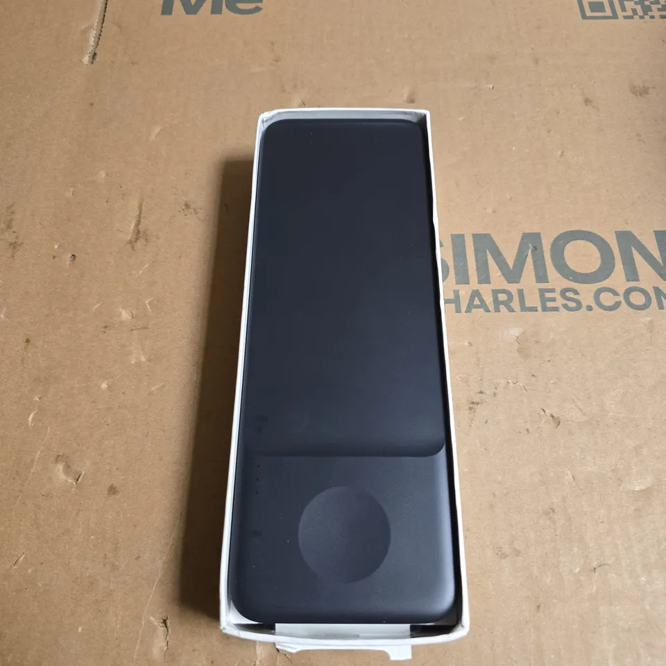 SAMSUNG WIRELESS CHARGER TRIO (BOXED)