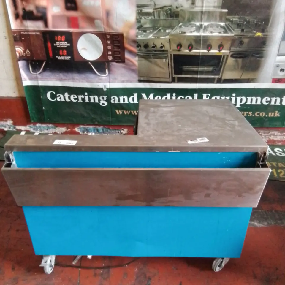 COMMERCIAL WORK STATION WITH TILL DRAW 