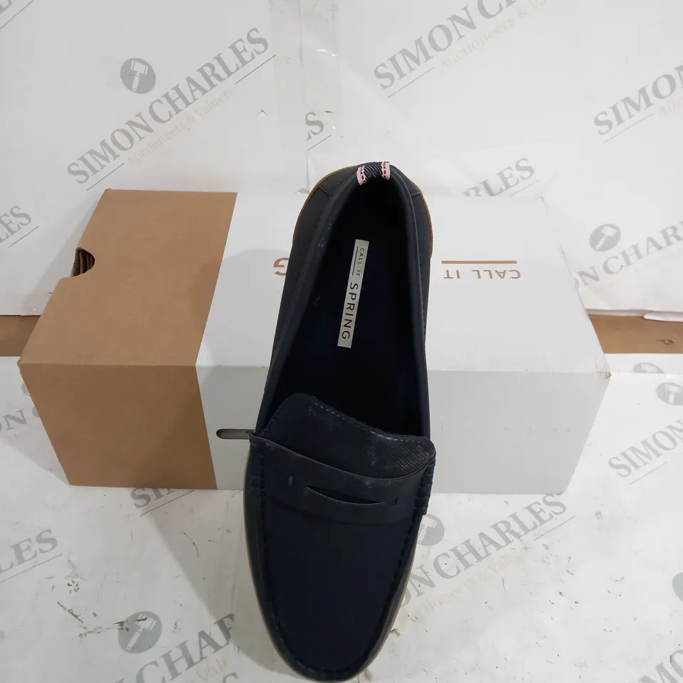 BOXED CALL IT SPRING NAUDIEN SMOOTH MULTICOLOURED TRAINERS - SIZE 7 UK