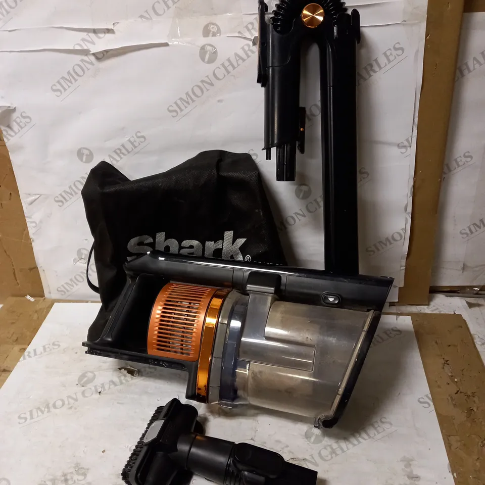 SHARK IZ300UK CORDLESS STICK VACUUM