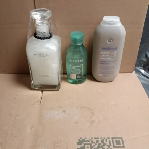 APPROXIMATEY 20 ASSORTED HEALTH AND BEAUTY PRODUCTS TO INCLUDE PECKSNIFFS LUXURY BATH SOAK, REDKEN AMINO MINT SHAMPOO, METHOD SIMPLY NURISH BODY WASH ETC 