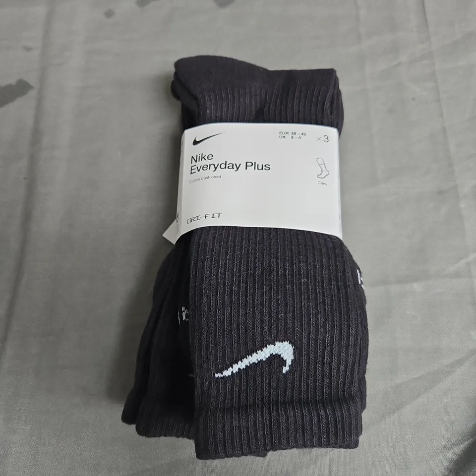 NIKE EVERYDAY PLUS CREW SOCKS - X3 - UK SIZE 5-8