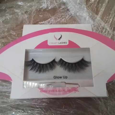 PALLET CONTAINING APPROXIMATELY 1400 EYE LASHES