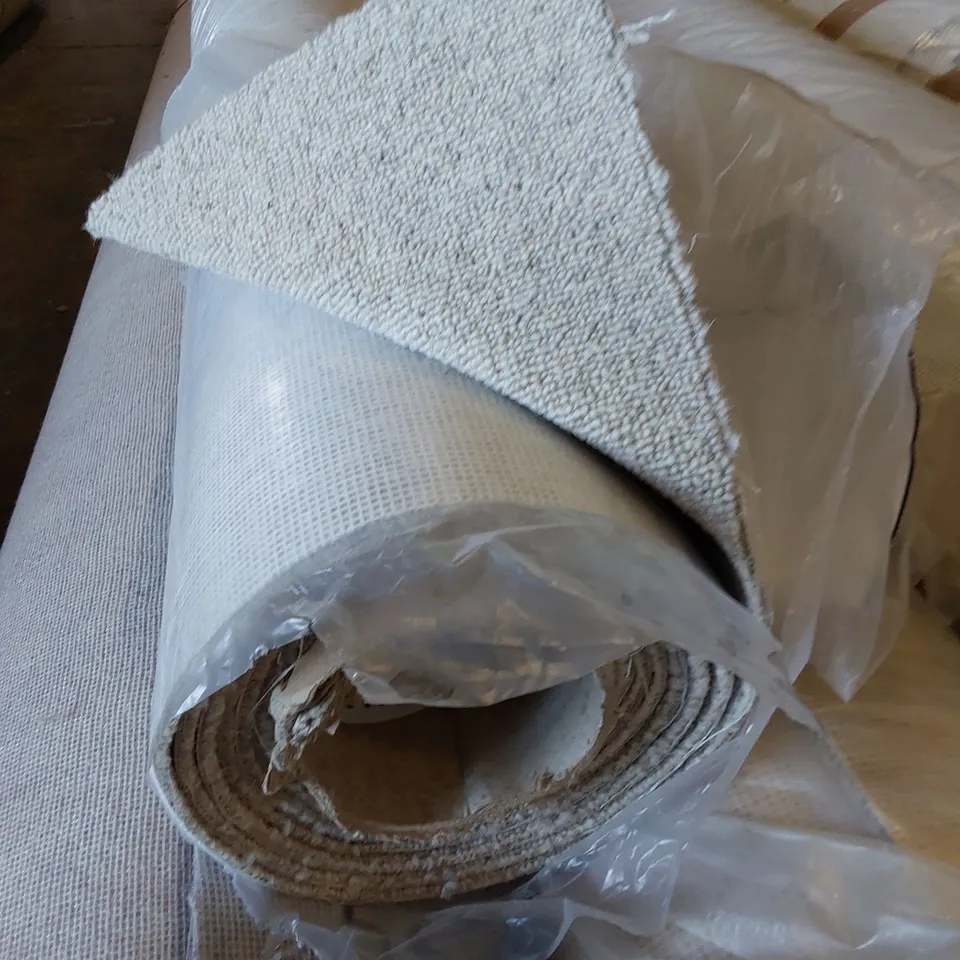 Lot 1017 ROLL OF QUALITY FRONTIER MARBLE SANDBAR CARPET // SIZE: APPROX 1.3 X 4m