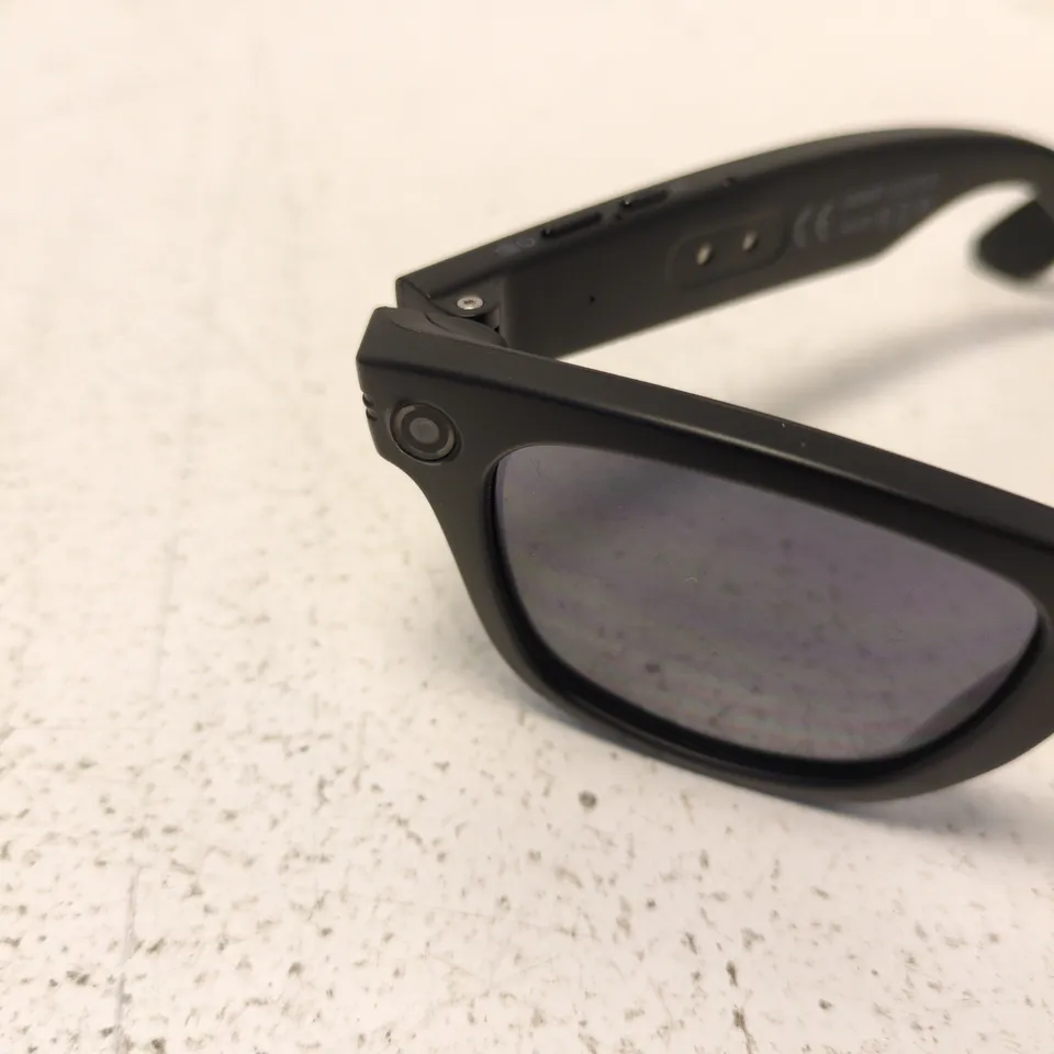 SMART GLASSES – MODEL W610, BLACK FRAME