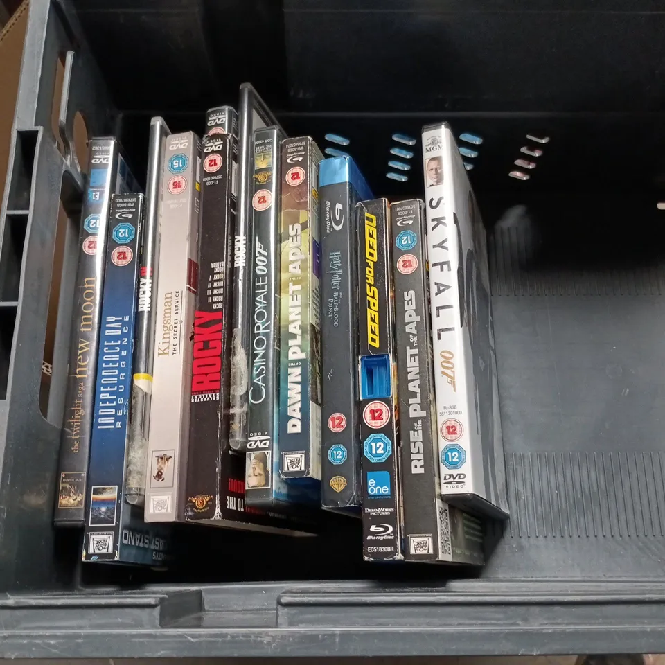 LOT OF 20 ASSORTED DVDS AND BLUE-RAYS TO INCLUDE INDEPENDENCE DAY, AFTER EARTH AND ECLIPSE