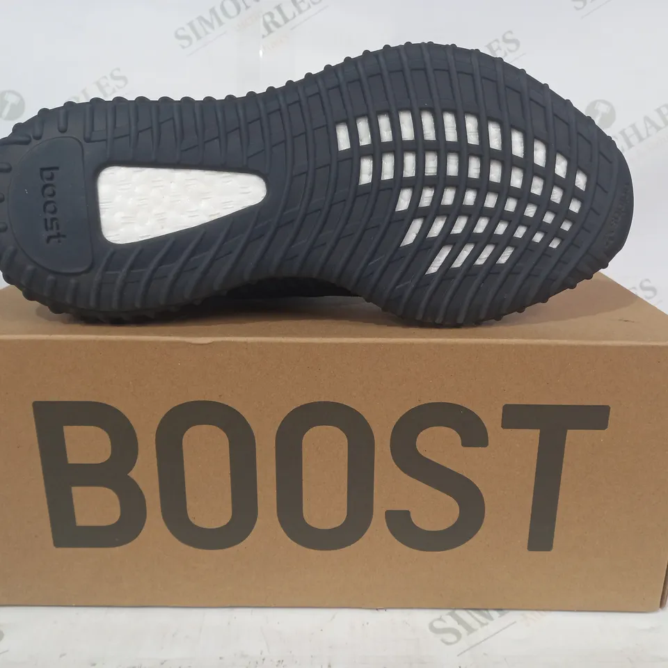 BOXED PAIR OF ADIDAS YEEZY BOOST 350 V2 SHOES IN BLACK UK SIZE 8