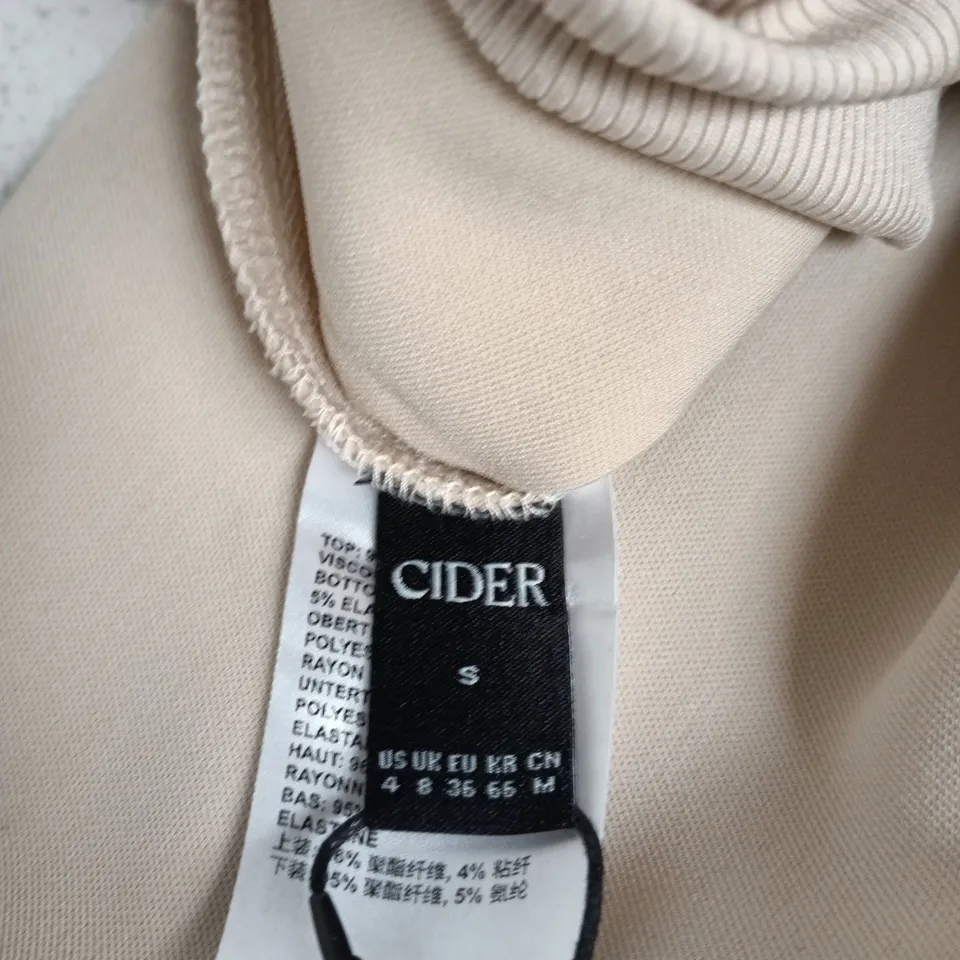 CIDER BEIGE WOMEN’S TWO-PIECE TANK TOP & WIDE-LEG TROUSERS SET – SIZE S