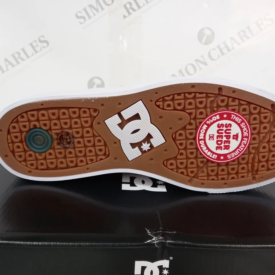 BOXED DC TEKNICS TRAINERS - SIZE 9