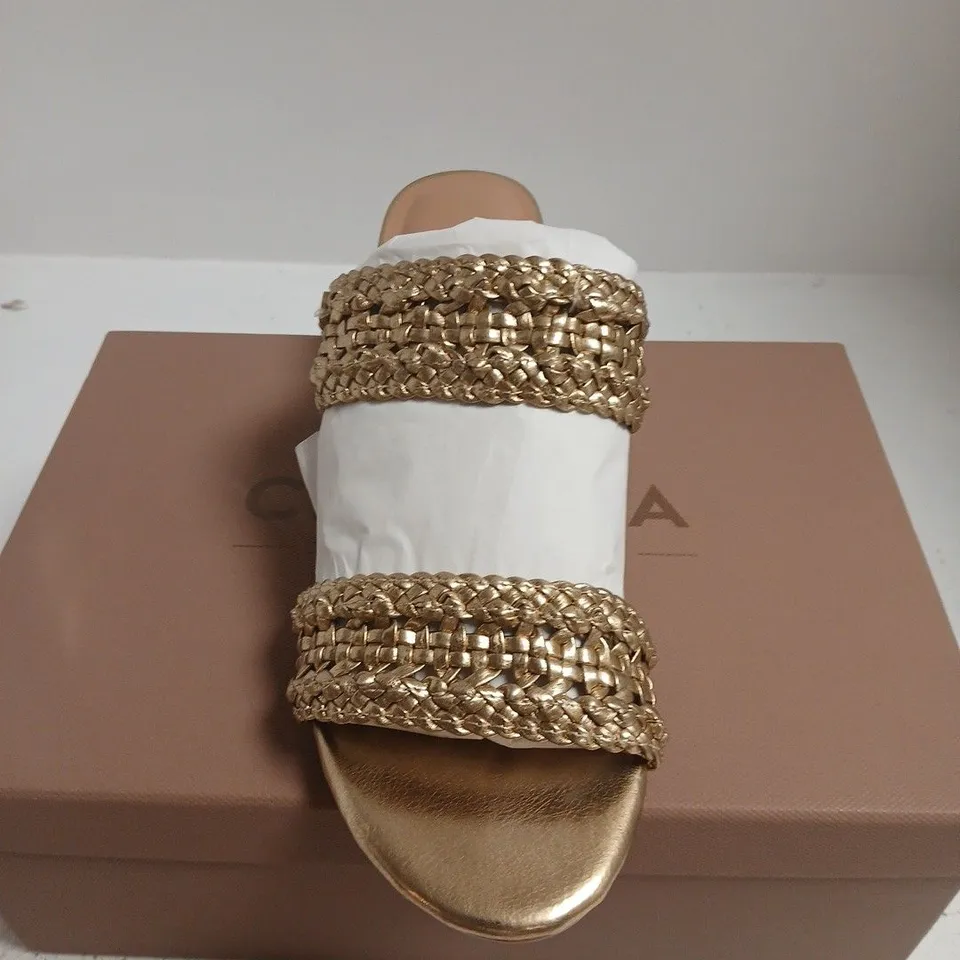 BOXED PAIR OF CARVELA PORTOFINO BLOCK GOLD SANDALS – UK 7 (EU 40) – SYNTHETIC