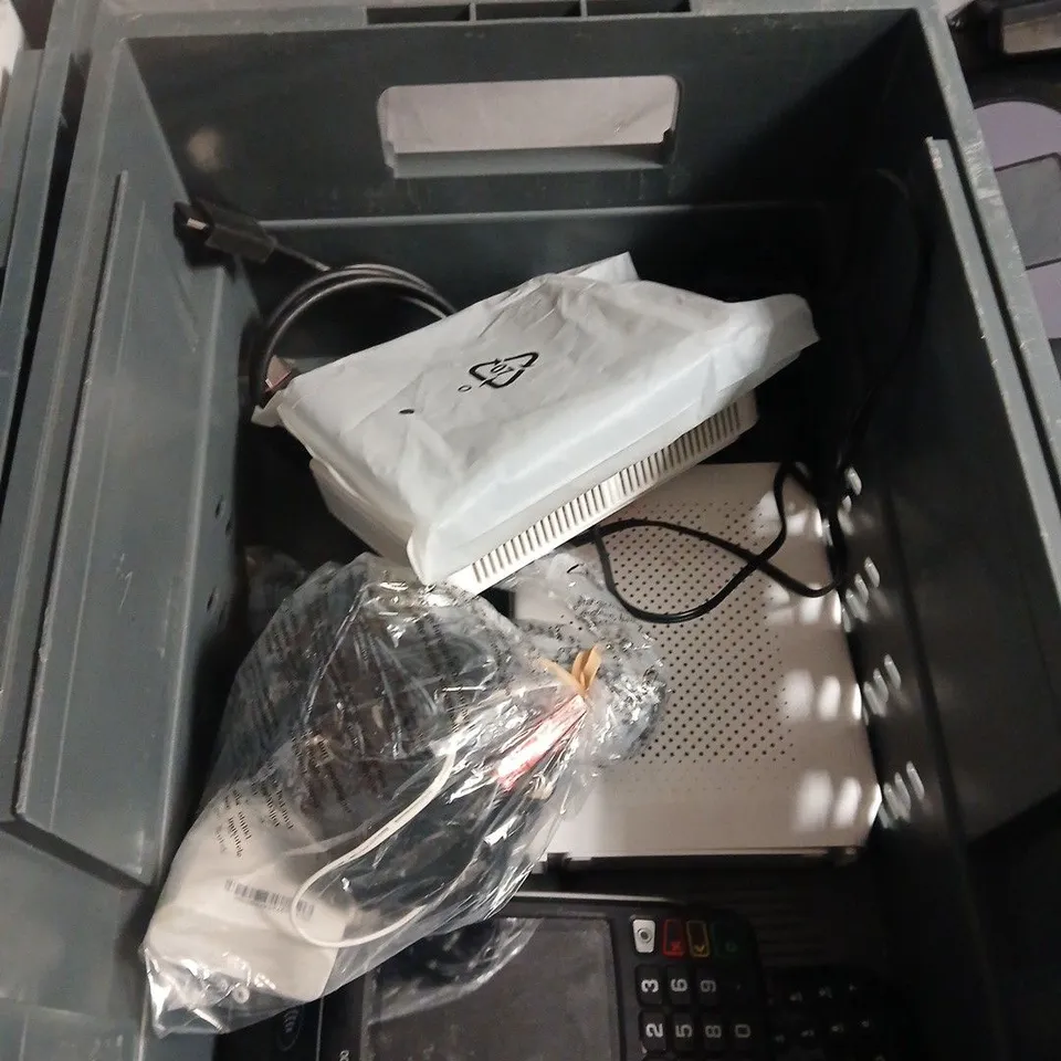 APPROXIMATELY 10 ASSORTED ELECTRICAL PRODUCTS TO INCLUDE LANDLINE TELEPHONE, SKY HUB AND CABLES